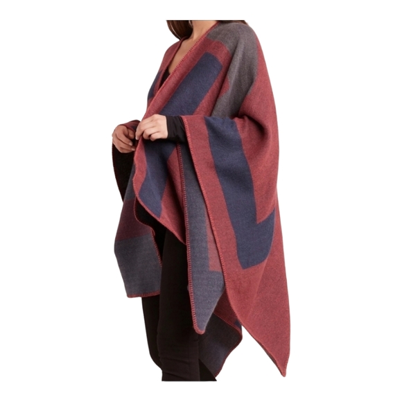 BB DAKOTA X Fab Fit Fun Mulberry Poncho. - Picture 2 of 6